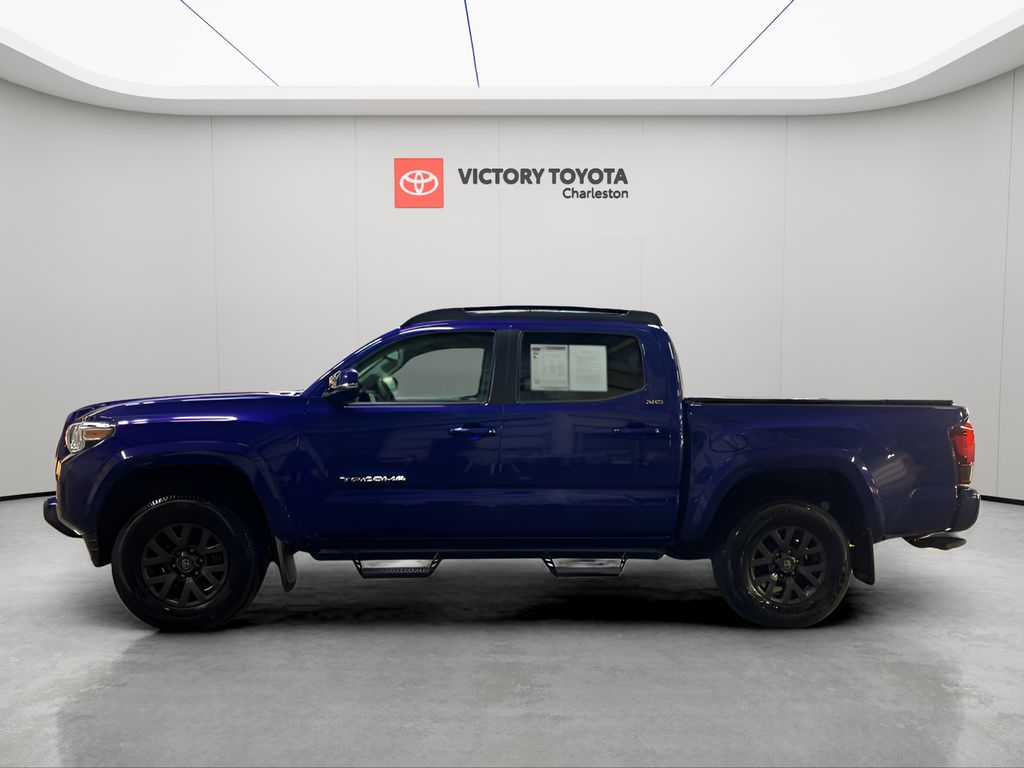 2022 Toyota Tacoma SR5 photo 2