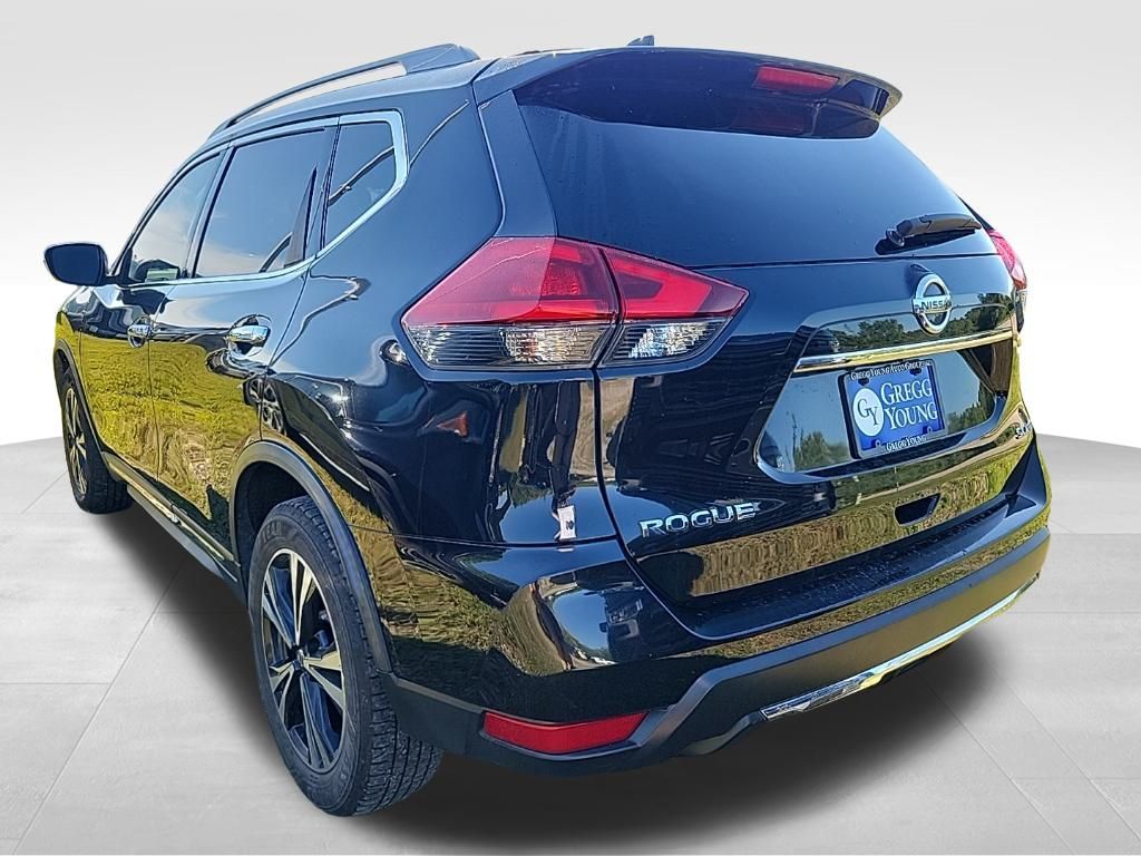 2018 Nissan Rogue SL photo 2