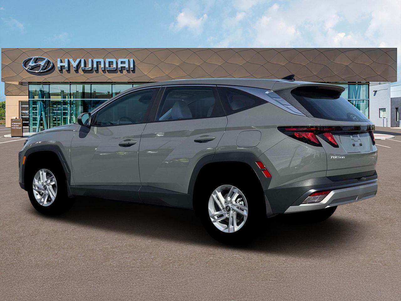 2026 Hyundai Tucson SE photo 3