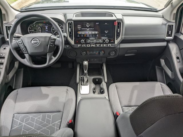 2025 Nissan Frontier SV photo 13