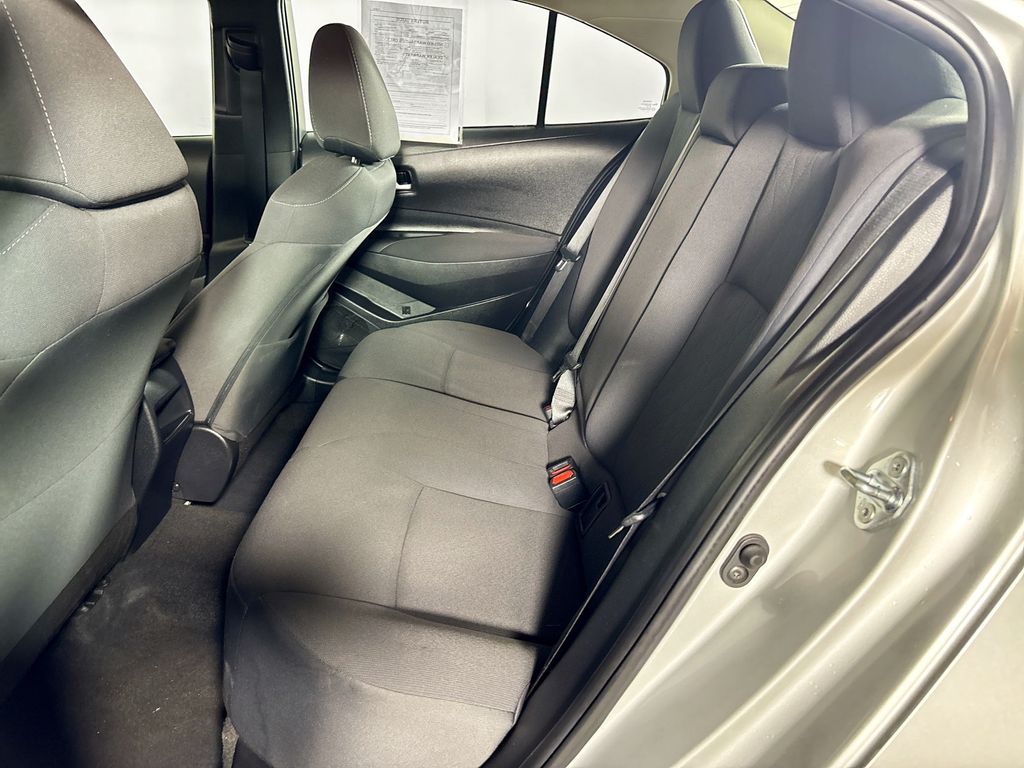 2020 Toyota Corolla LE photo 18