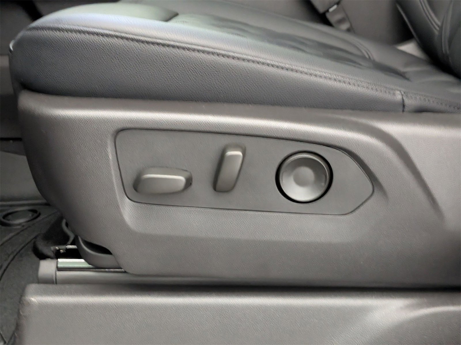 2025 Chevrolet Silverado 1500 RST photo 17