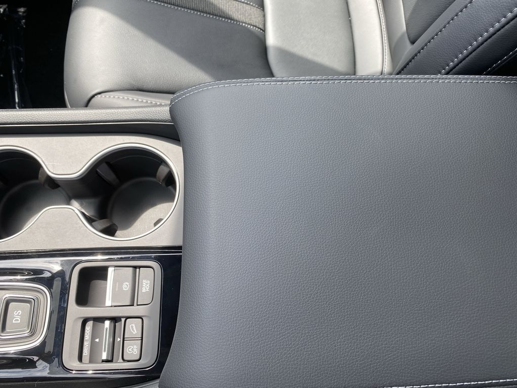 2025 Honda Pilot Touring photo 19