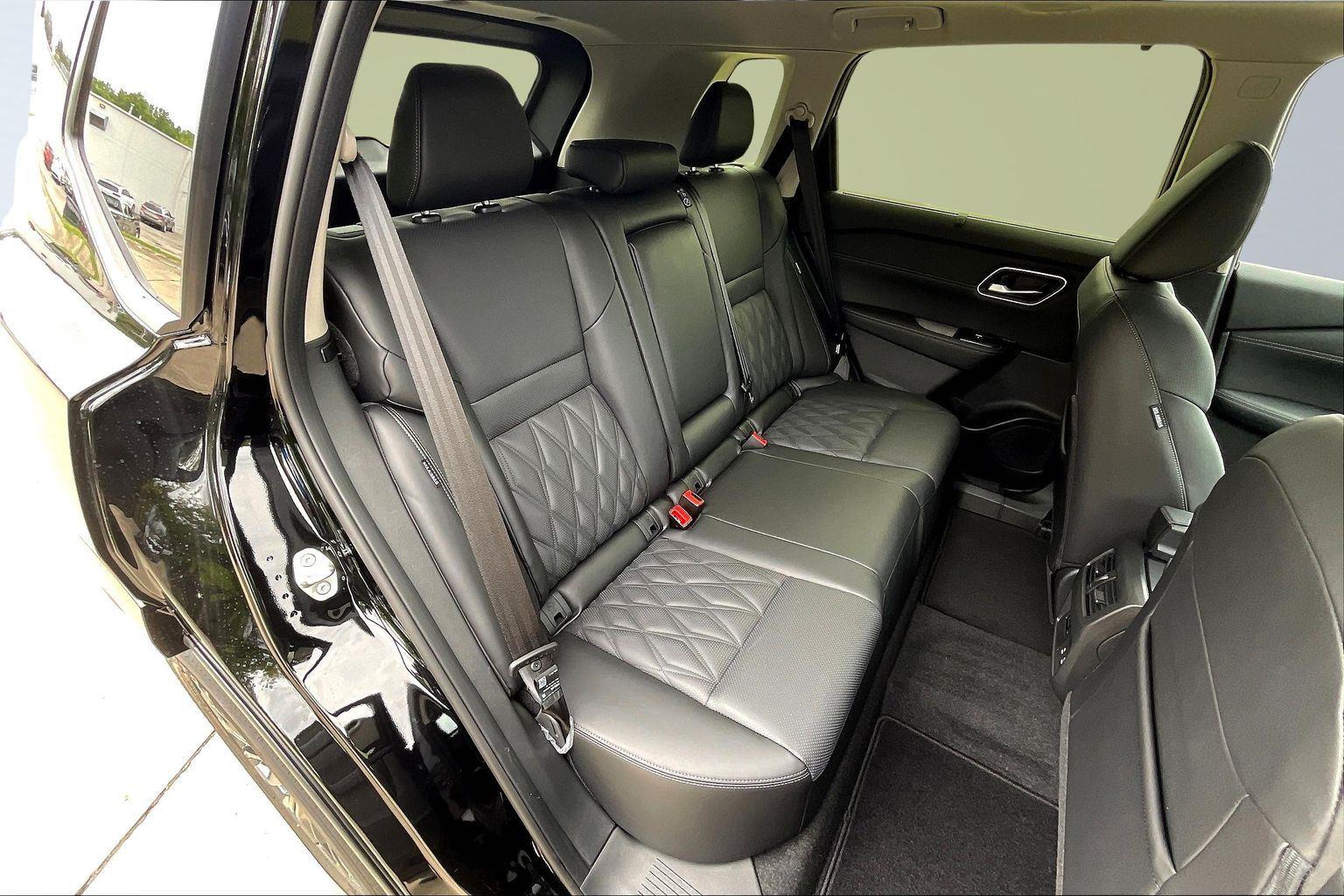 2026 Nissan Rogue Platinum photo 6