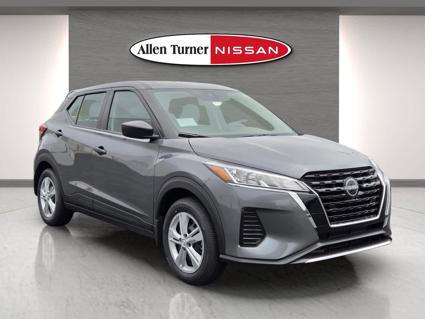 2025 Nissan KICKS PLAY Base's photo