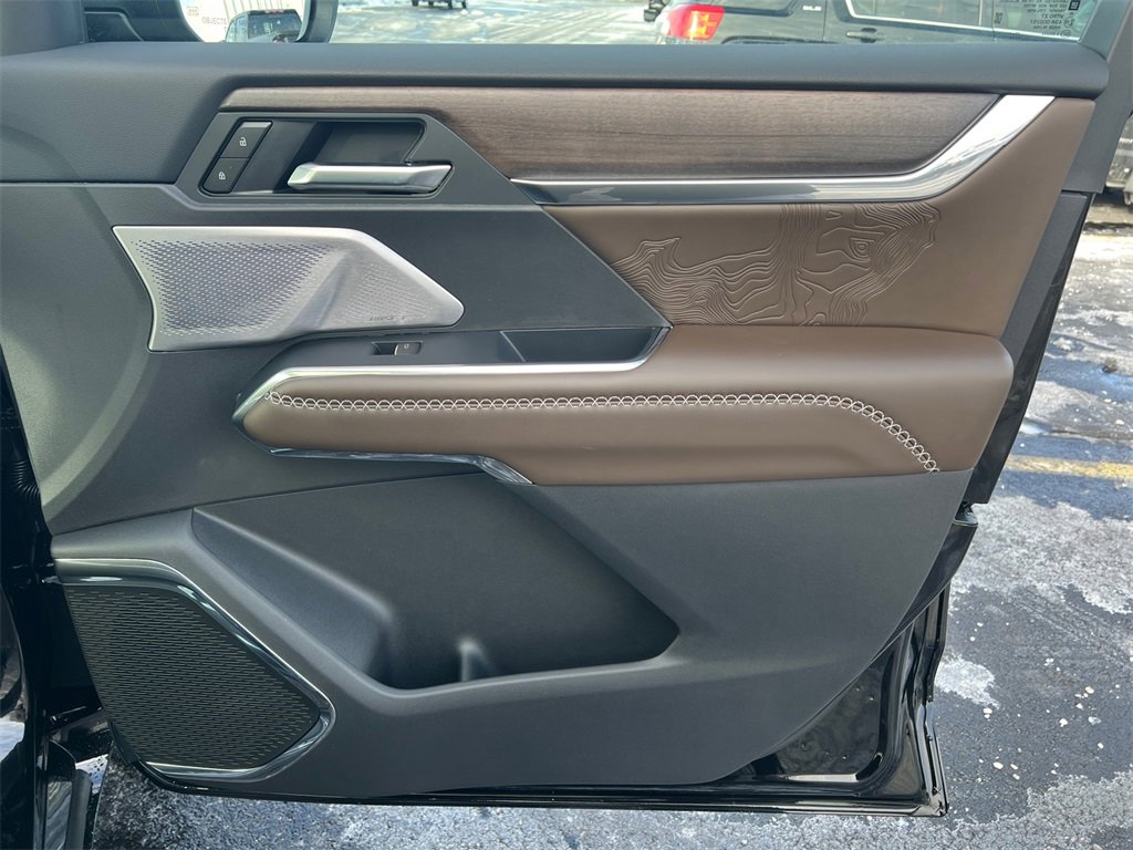 2026 GMC ACADIA - Image 38