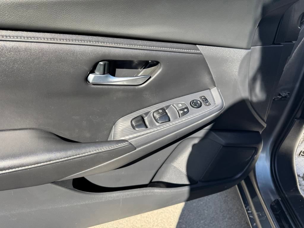 2022 Nissan Sentra SV photo 14
