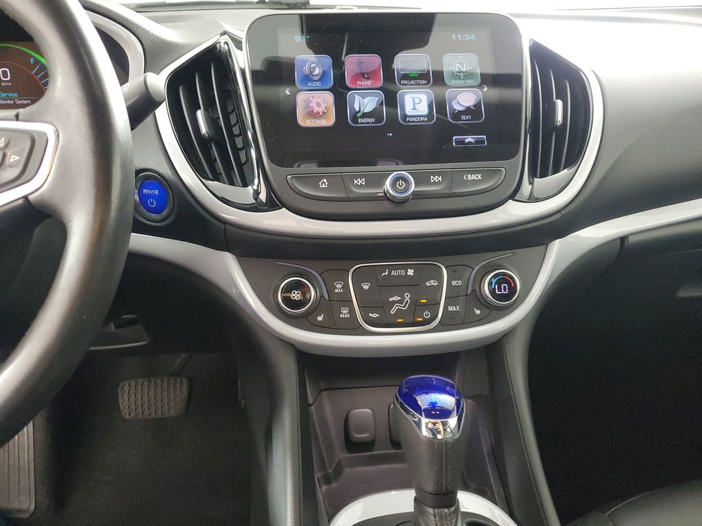 2016 Chevrolet Volt LT photo 16