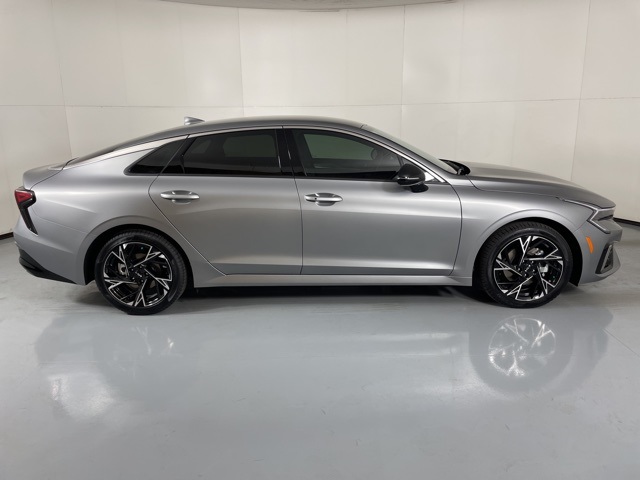 2026 Kia K5 GT-Line photo 9