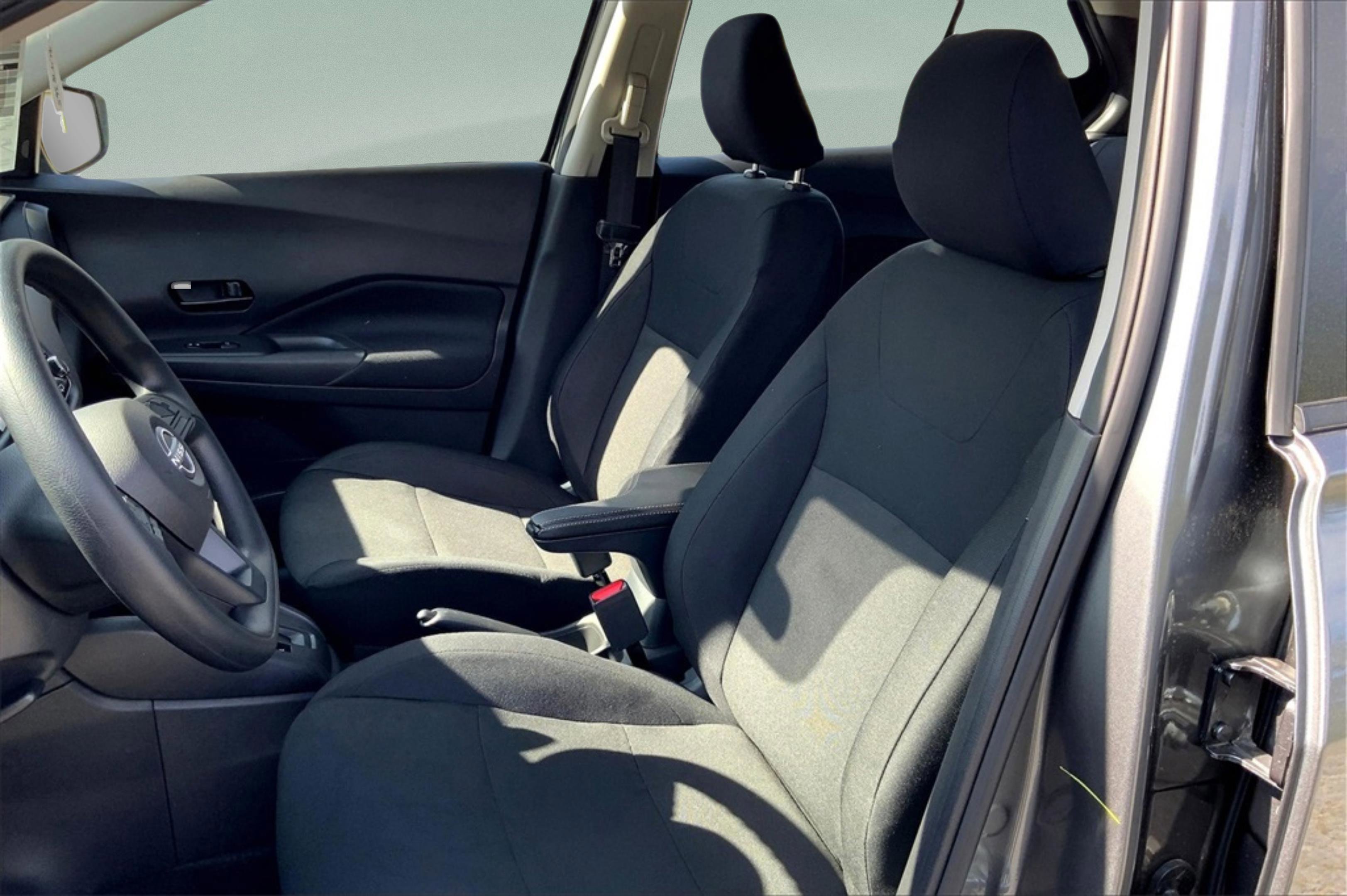 2025 Nissan Kicks Play S photo 9