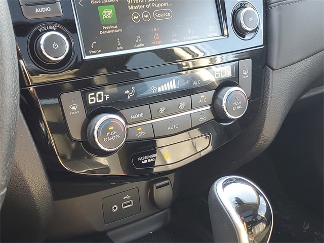 2019 Nissan Rogue SL photo 28