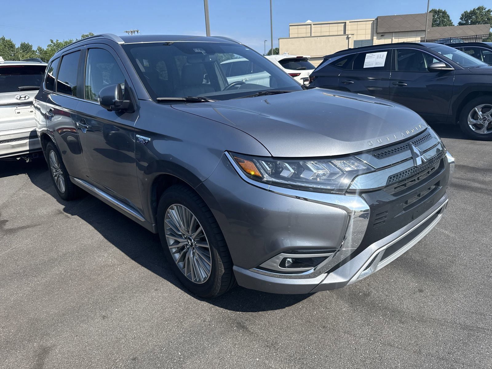 2020 Mitsubishi Outlander PHEV SEL photo 3