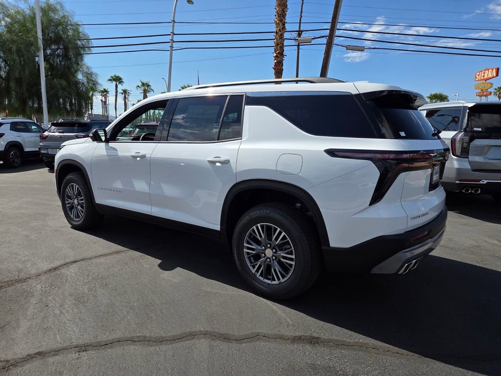 2026 Chevrolet Traverse photo 2