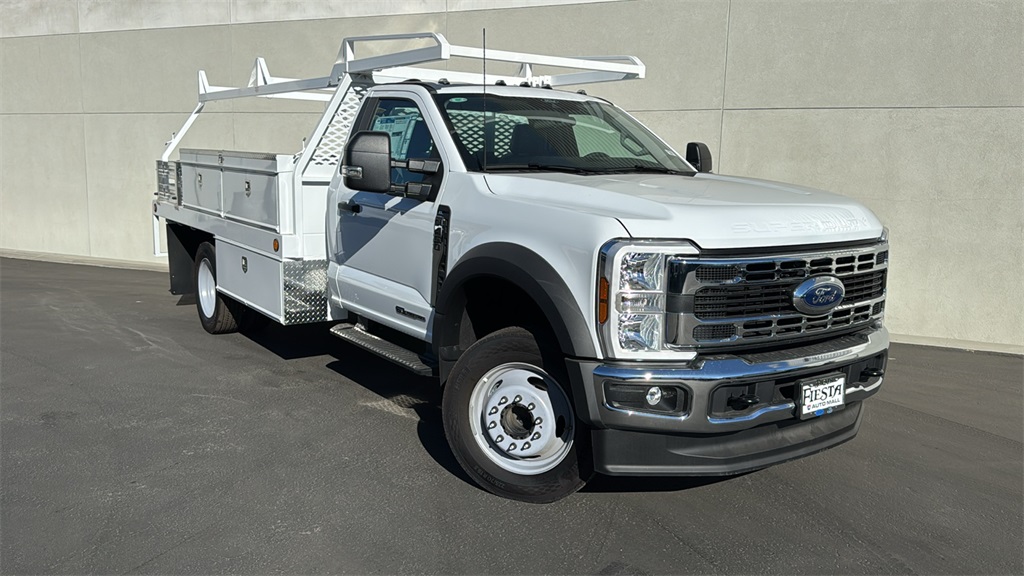 2025 Ford F-450 Super Duty Chassis Cab XL's photo