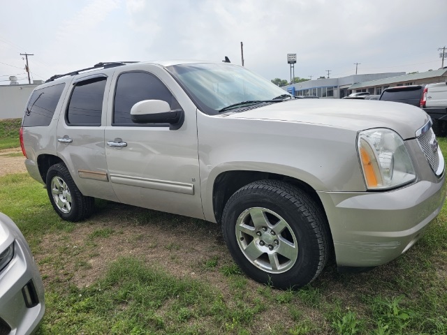2009 Gmc Yukon photo 2