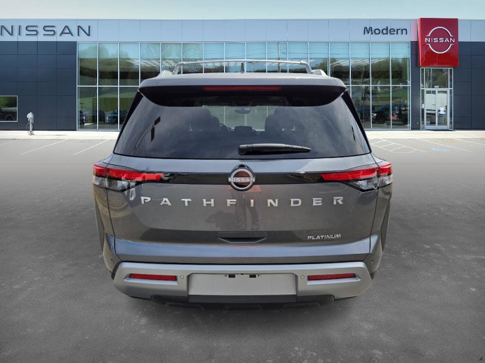 2024 Nissan Pathfinder Platinum photo 6