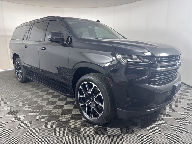 2022 Chevrolet Suburban RST's photo