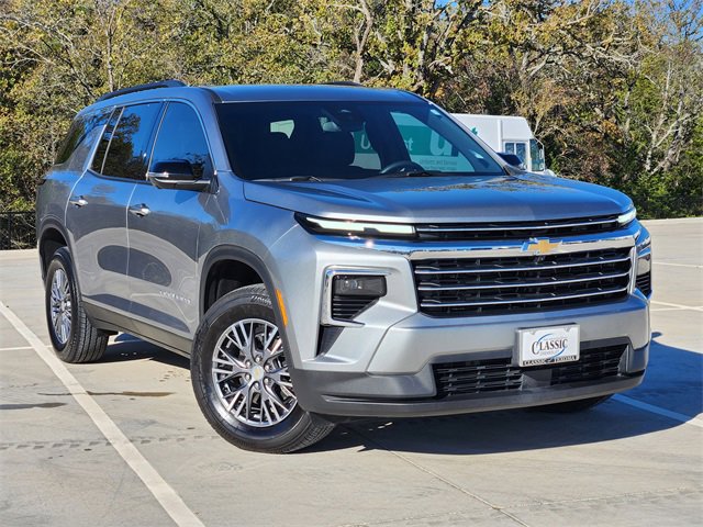 2025 Chevrolet Traverse LT's photo