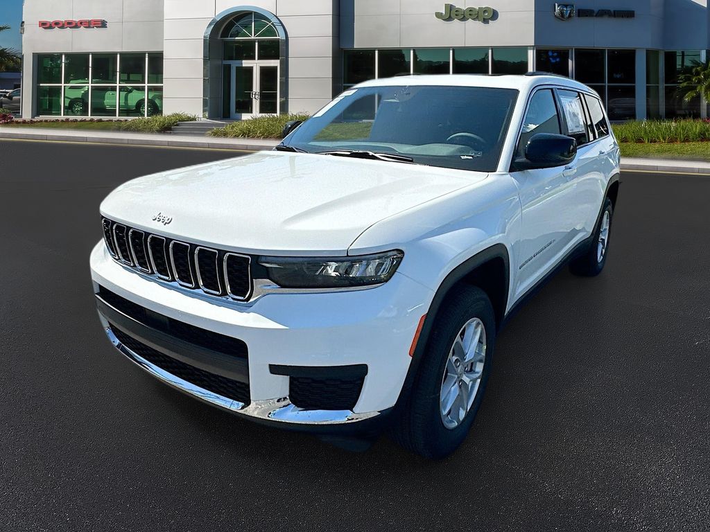 2025 Jeep Grand Cherokee Laredo X photo 3