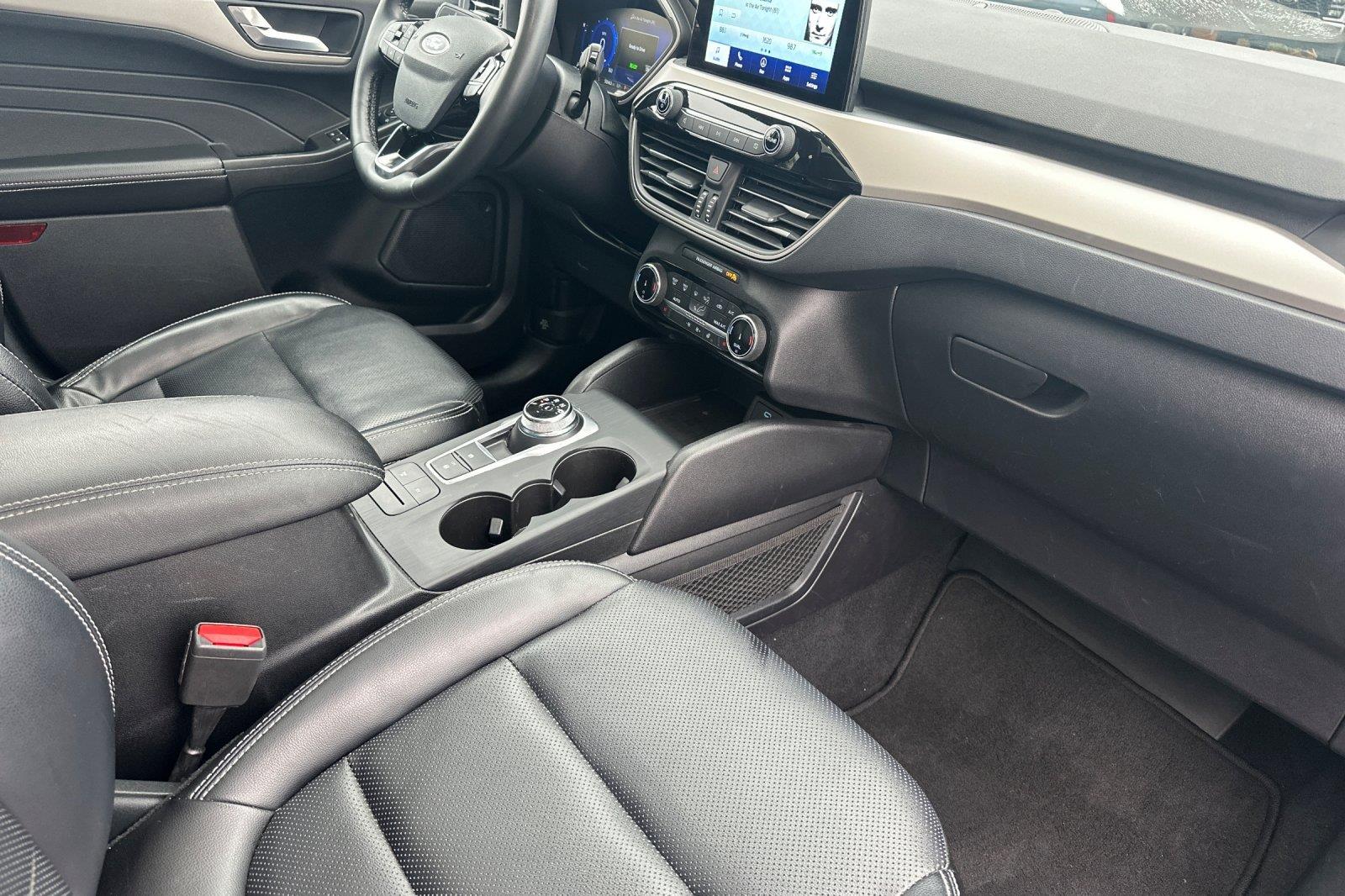 2022 Ford Escape SEL Plug-In Hybrid photo 6
