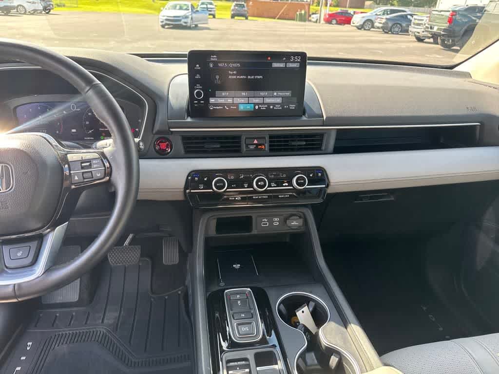2023 Honda Pilot Elite photo 16