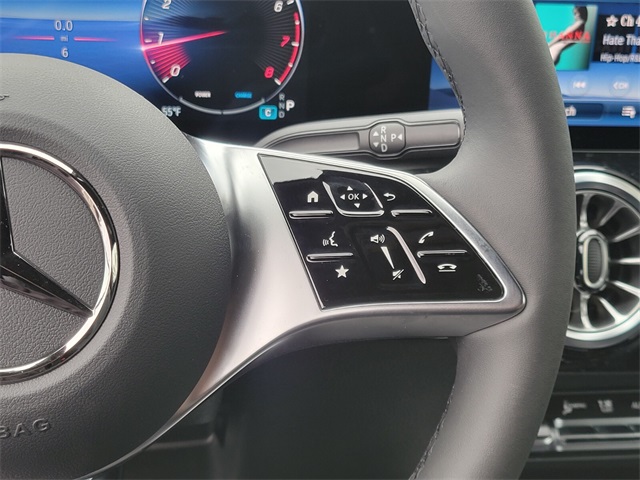 2025 Mercedes Benz GLA 250 4MATIC photo 32