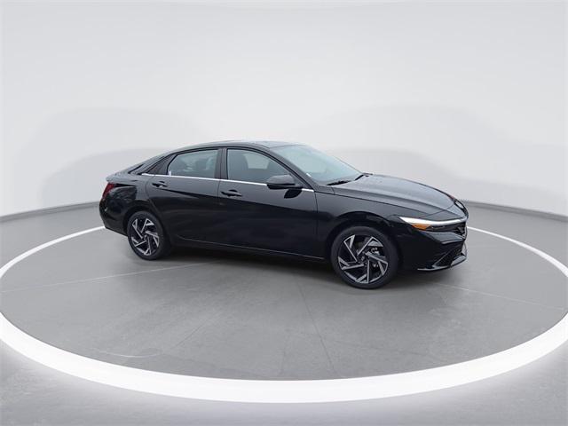 2025 Hyundai Elantra Hybrid Limited photo 2