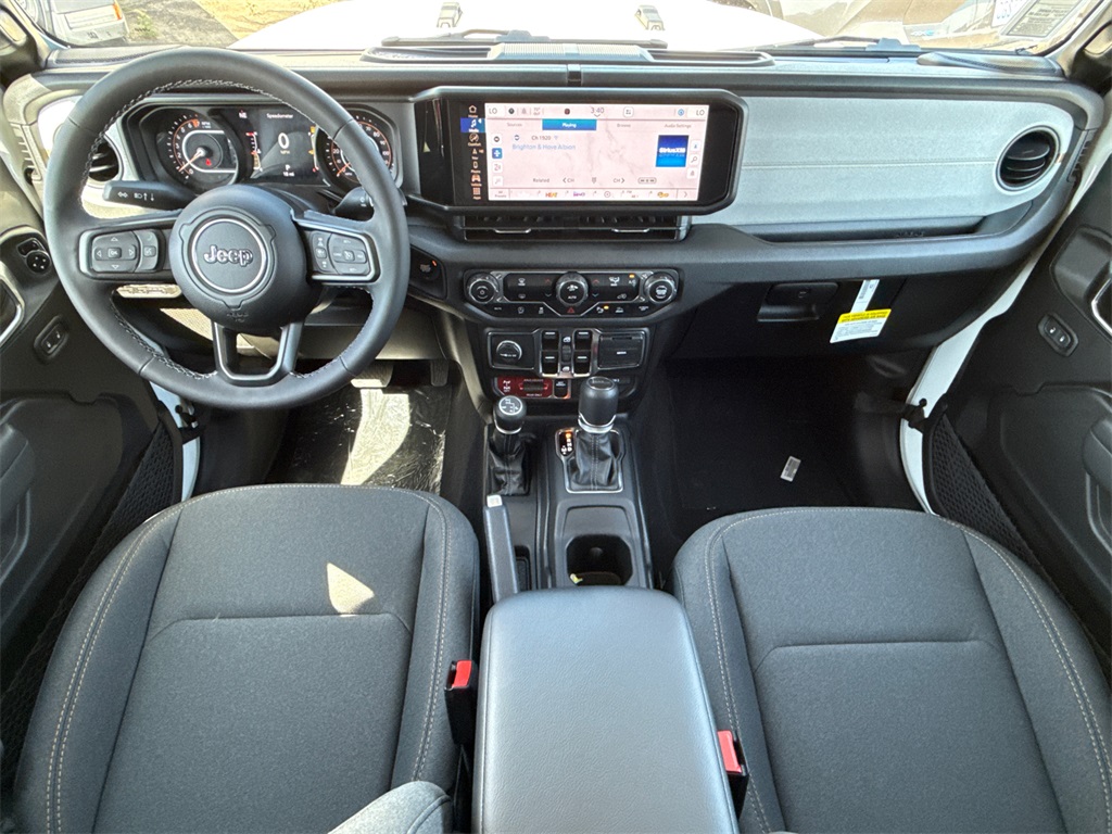 2025 Jeep Gladiator Willys photo 18