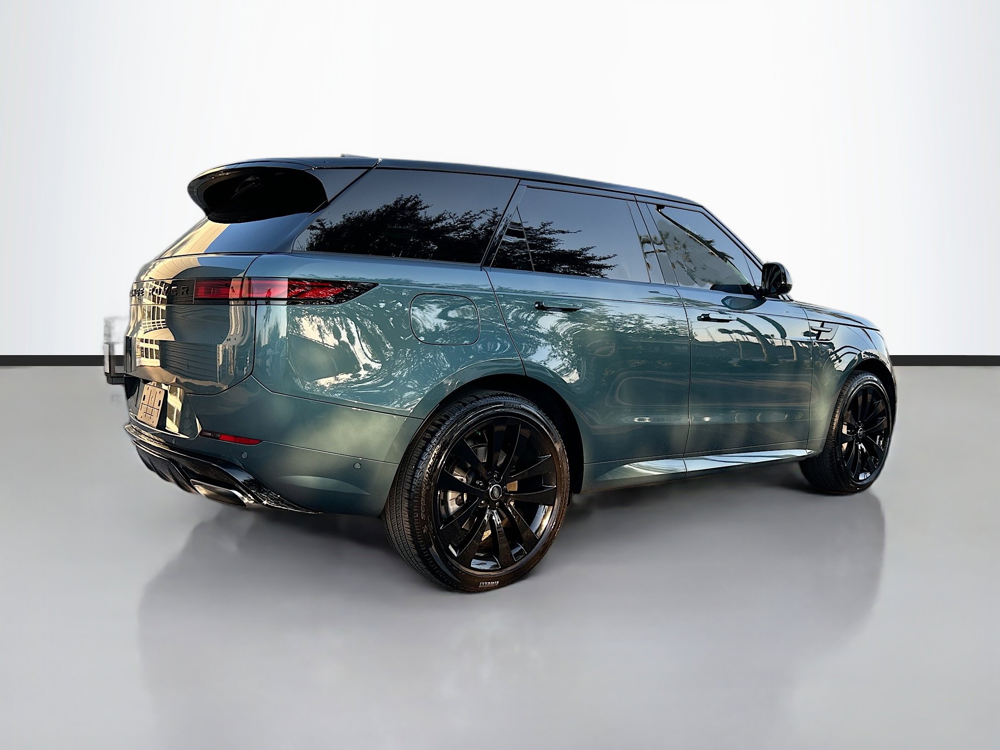 2025 Land Rover Range Rover Sport SE photo 4