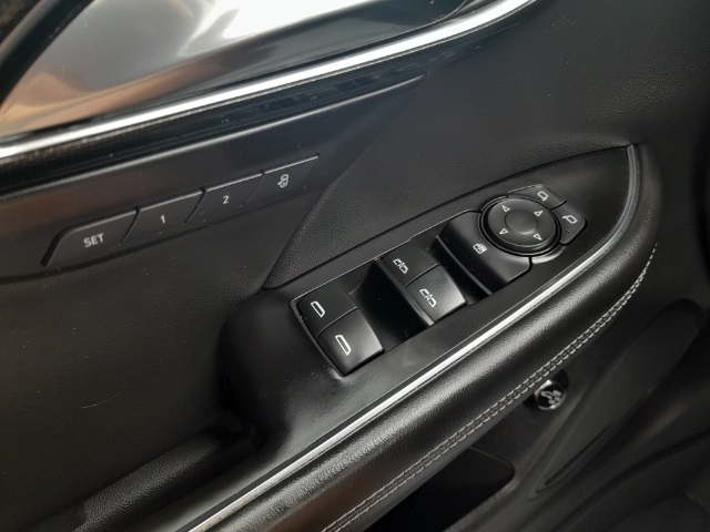 2022 Buick Envision Essence photo 31