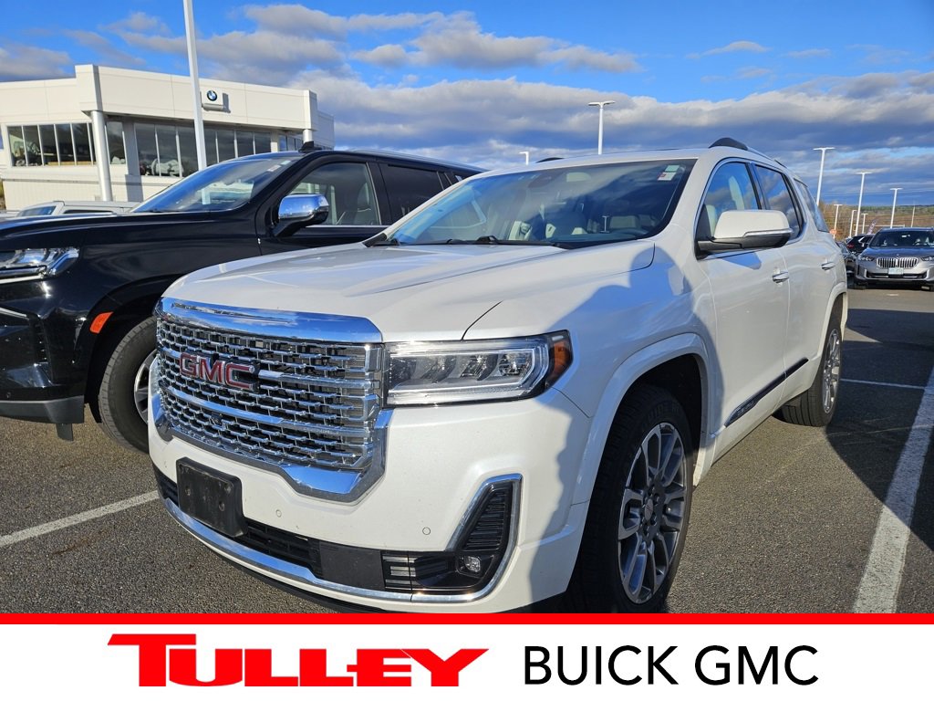 2023 GMC Acadia Denali's photo