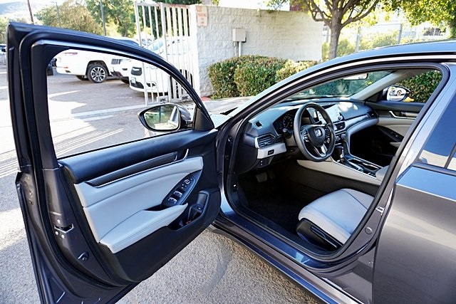 Used 2019 Gray Honda LX image 34