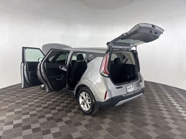 2023 Kia Soul LX photo 14