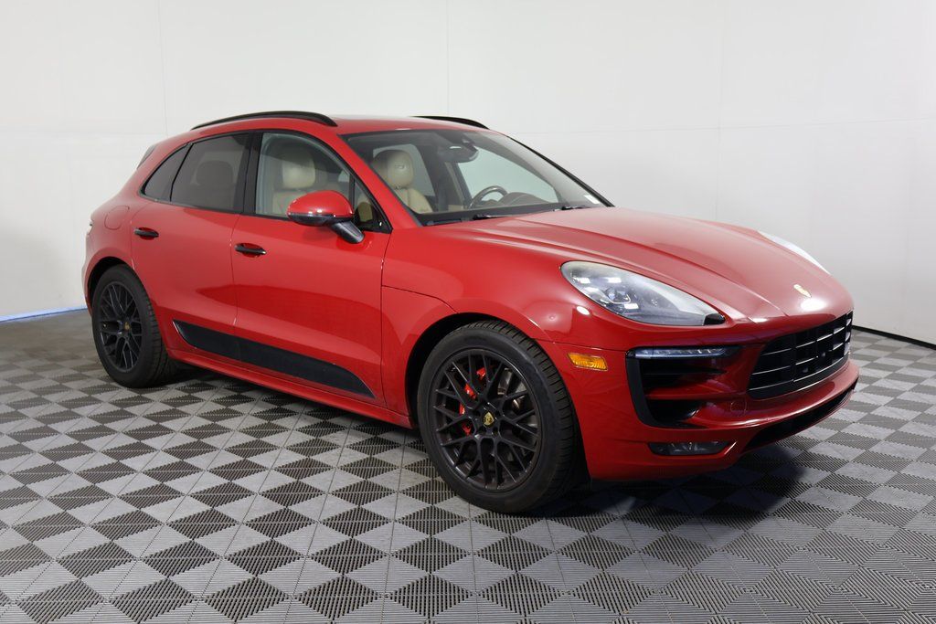 2017 Porsche Macan GTS photo 3