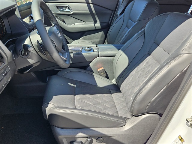 2026 Nissan Rogue Platinum photo 4