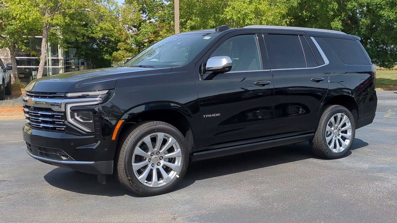 2025 Chevrolet Tahoe Premier photo 4