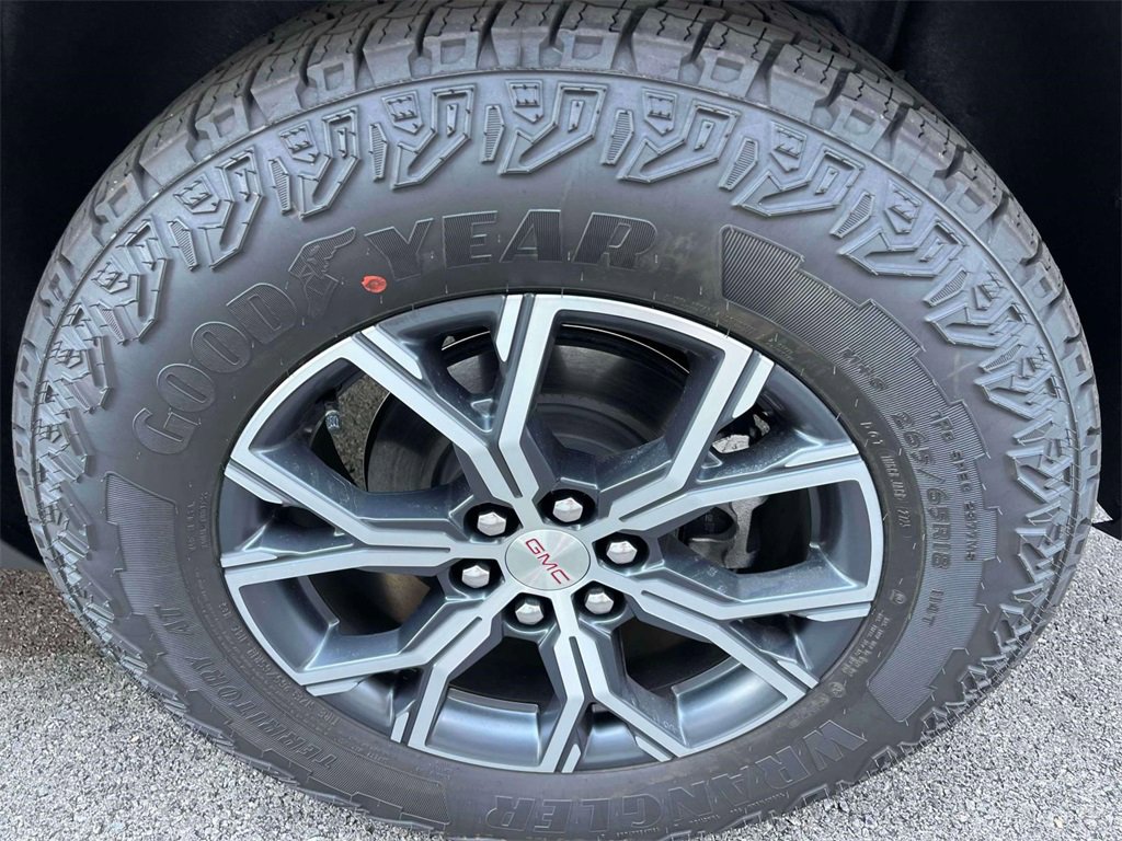 2026 Gmc Acadia AT4 photo 8