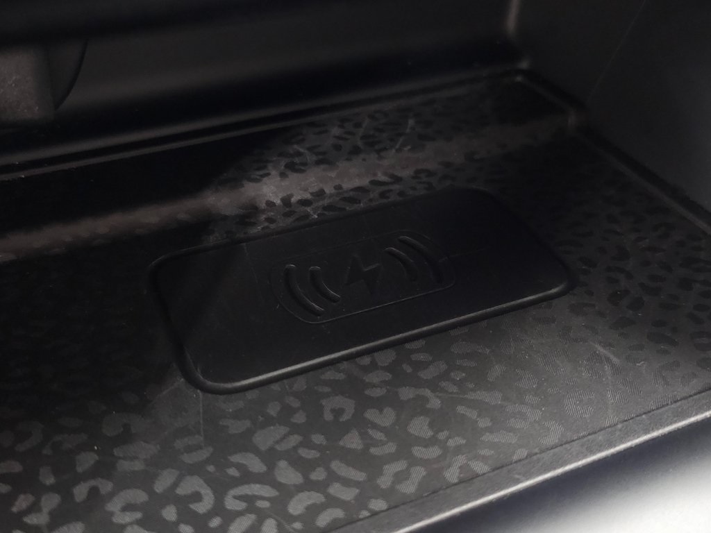 2024 JAGUAR PACE P250 - Image 34