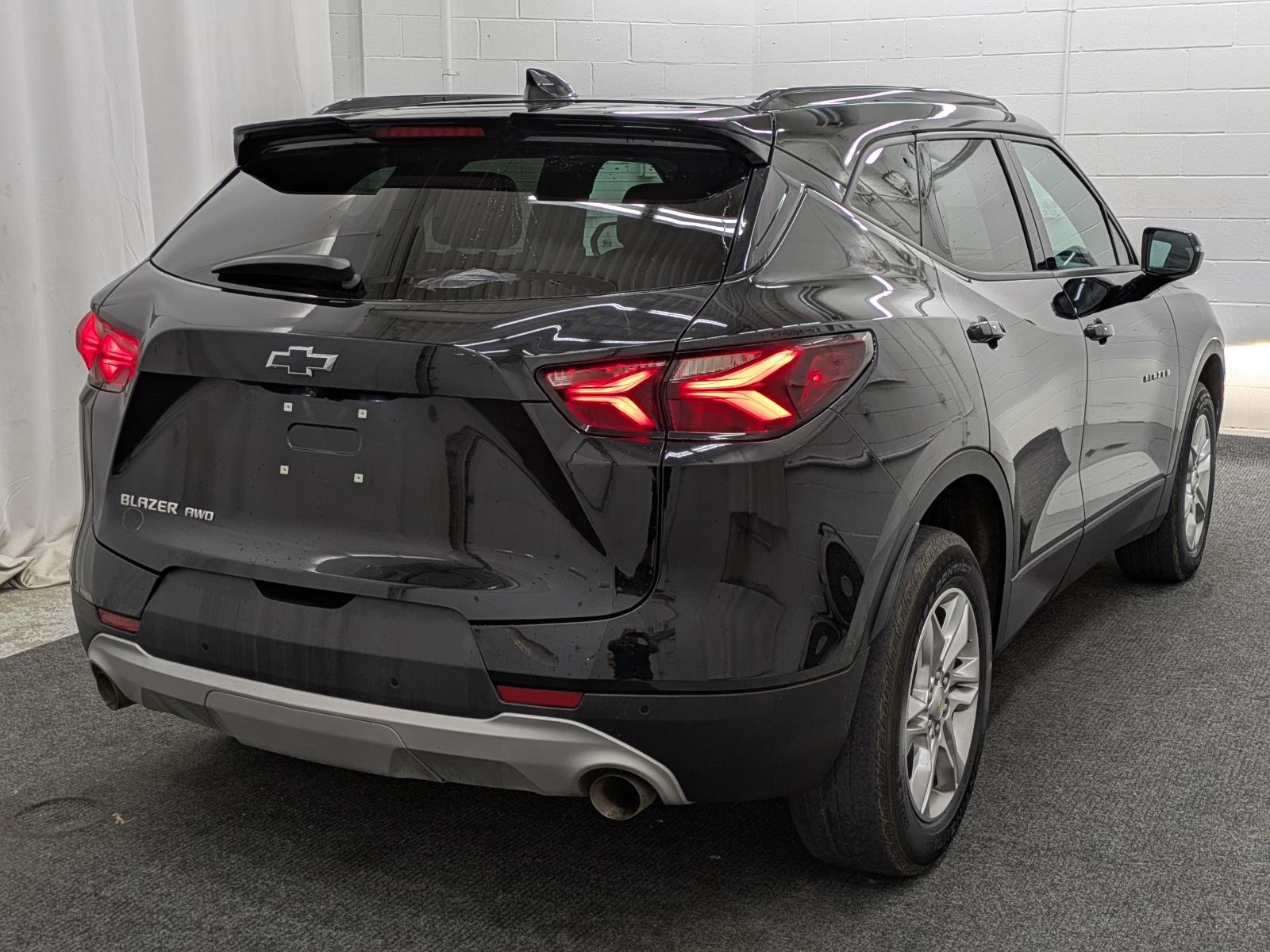 2022 Chevrolet Blazer 2LT photo 2