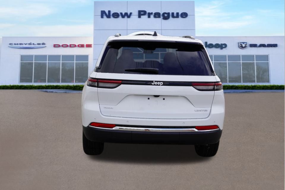 2025 Jeep Grand Cherokee Limited photo 4