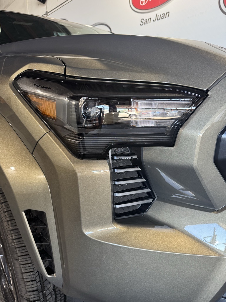 2025 Toyota Tacoma photo 9