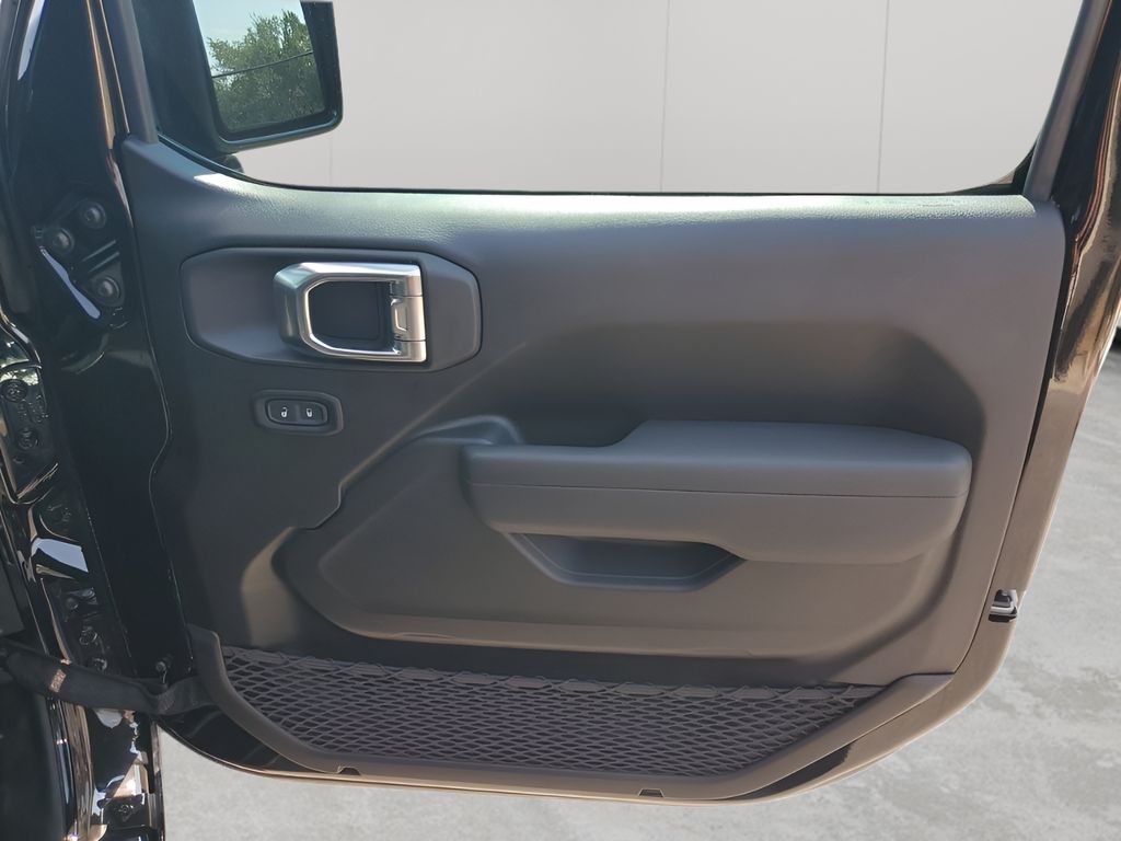2025 Jeep Wrangler Sport photo 12