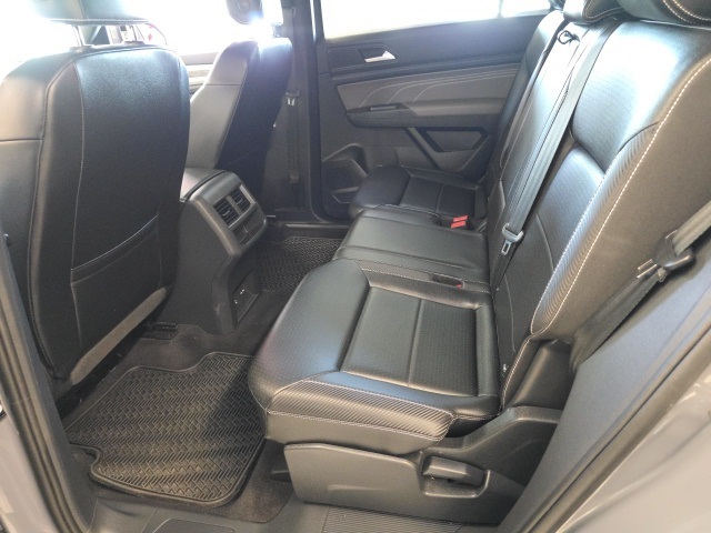 2022 Volkswagen Atlas Cross Sport V6 SE Technology photo 11