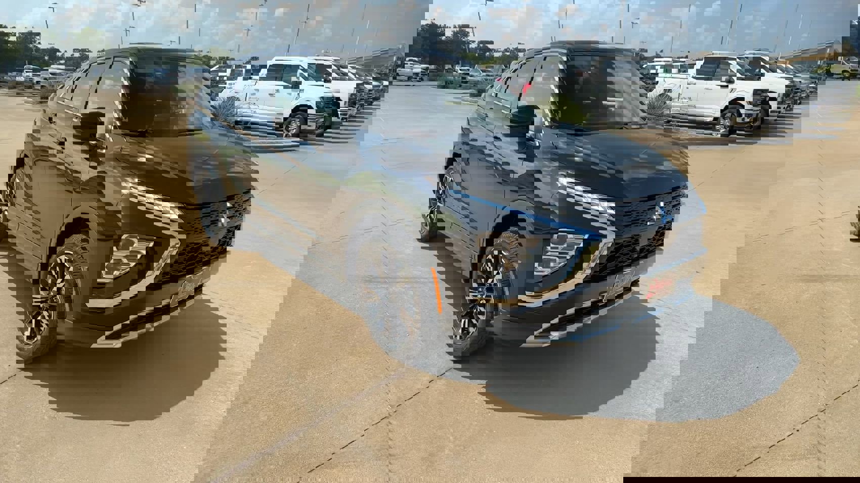 2024 Mitsubishi Eclipse Cross SE photo 2