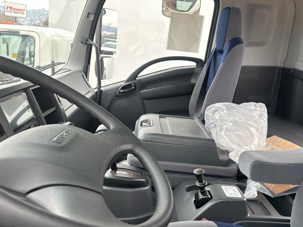 2024 Isuzu FTR photo 4