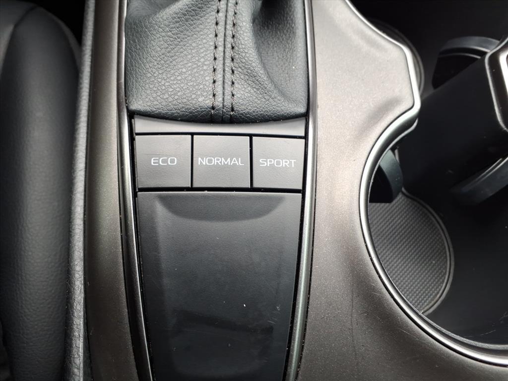 2023 Toyota Camry SE photo 22