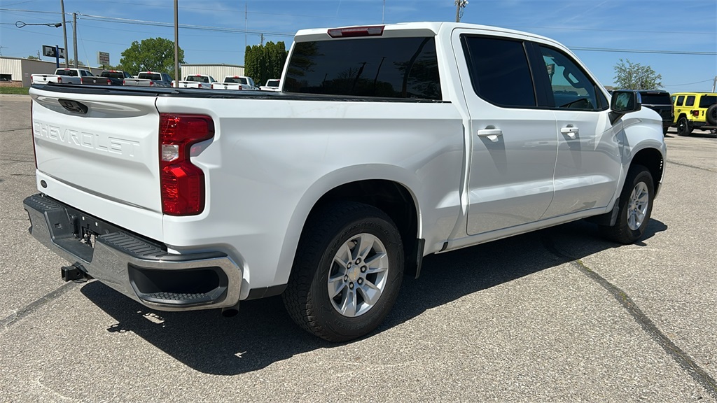 2022 Chevrolet Silverado 1500 LT photo 3