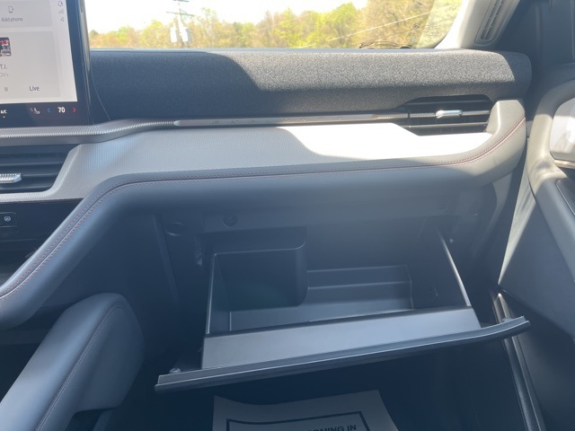 2025 Ford Explorer photo 18