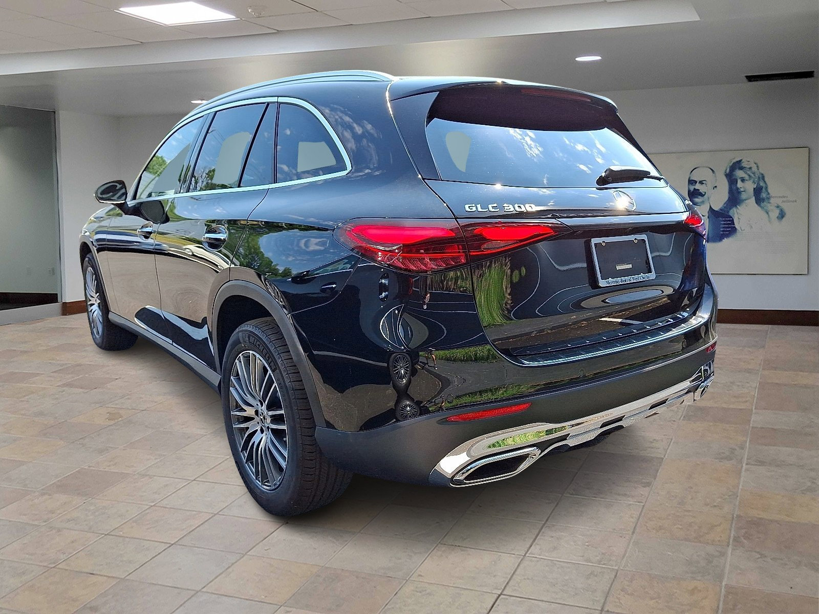 2026 Mercedes Benz GLC 300 4MATIC photo 4