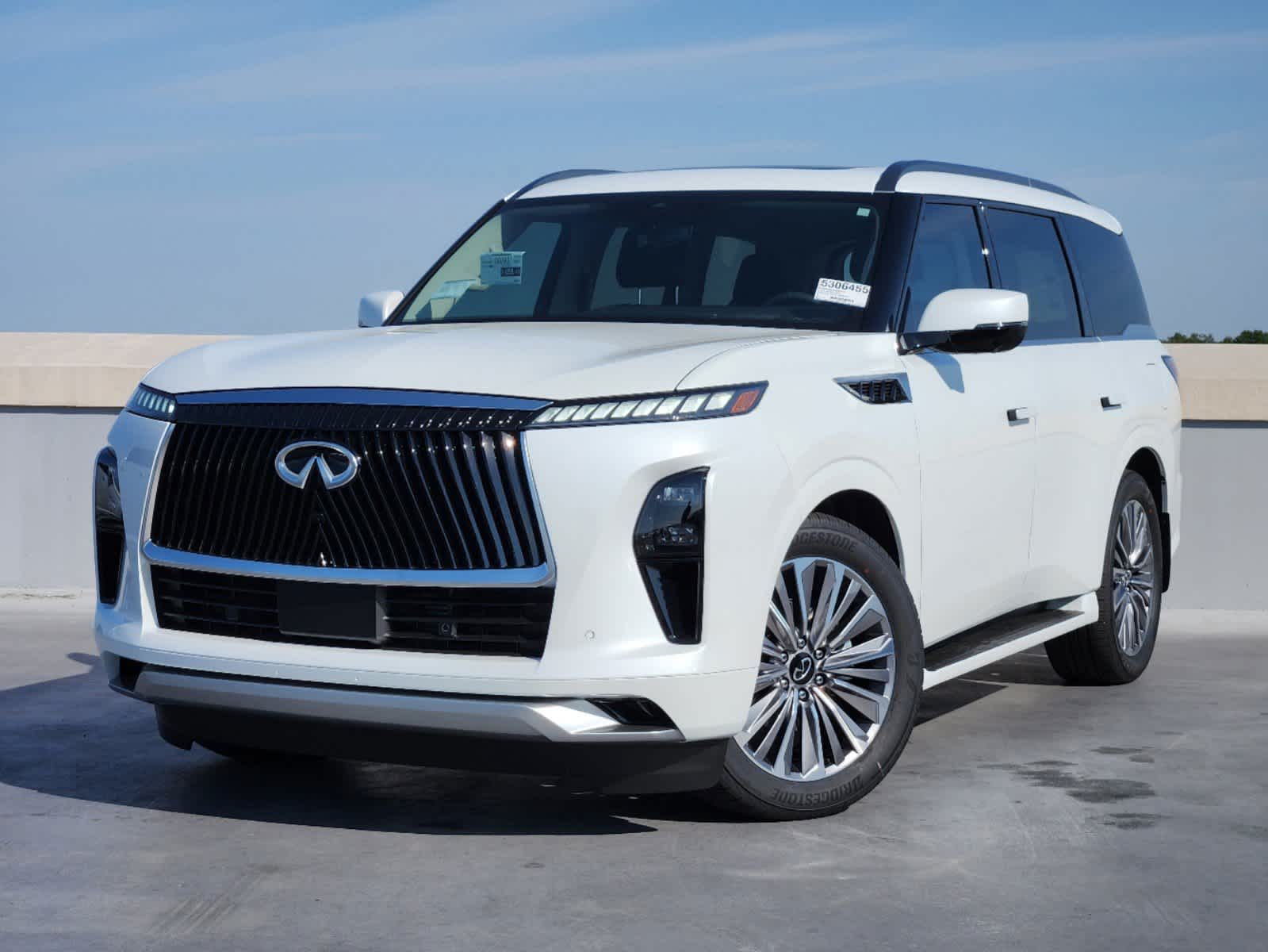 2025 INFINITI QX80 LUXE